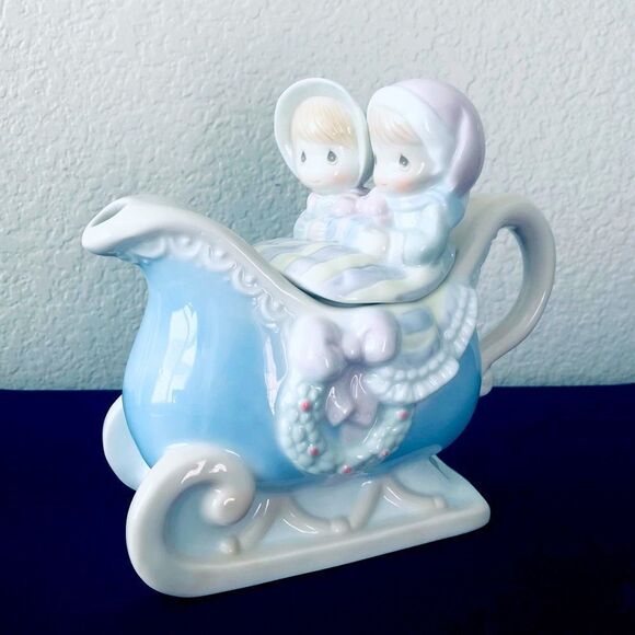 Precious Moments Christmas Holiday Couple Sleigh Teapot Pitcher - Picture 1 of 5